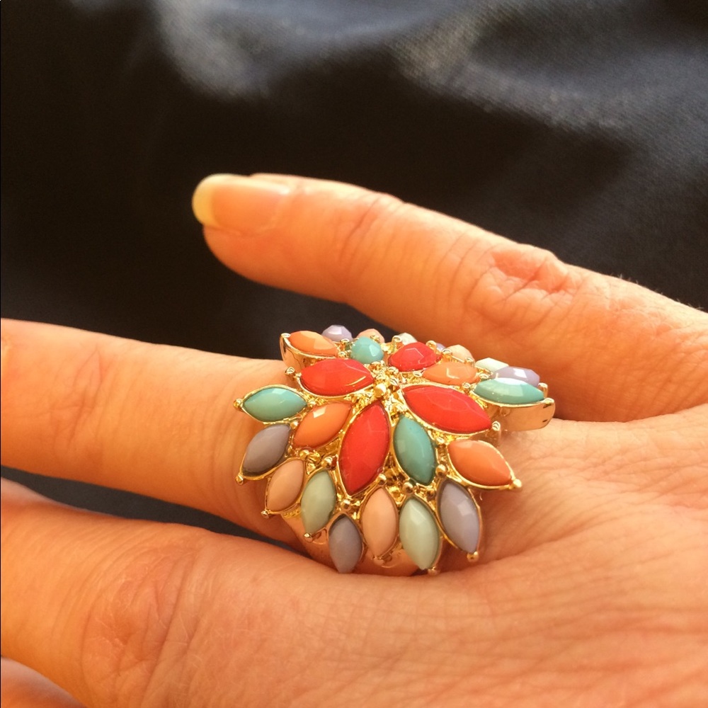 NWOT Beautiful Colorful Ring
